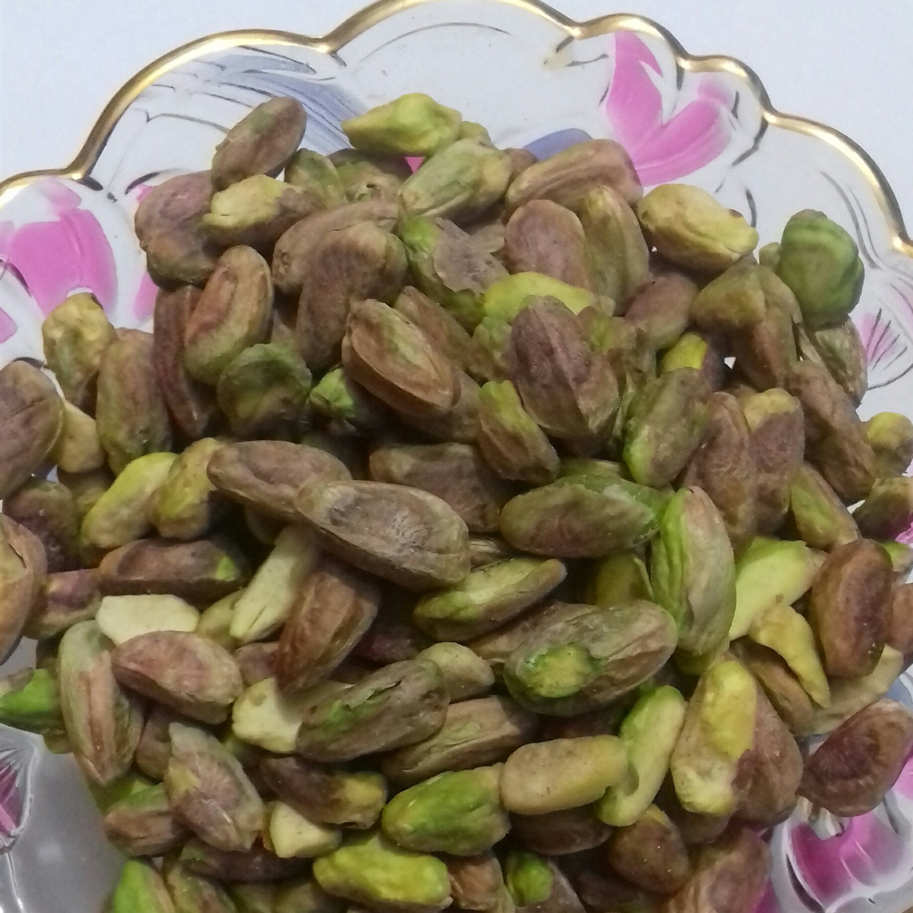 مغز پسته اکبری مخلوط(500 گرمی) اکثر مغز ها درشت میباشد.