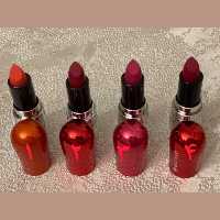 رژلب جامد اسنس (بدون ترک خوردن و پوسته شدن با رایحه شکلات بسیار نرم و روان )