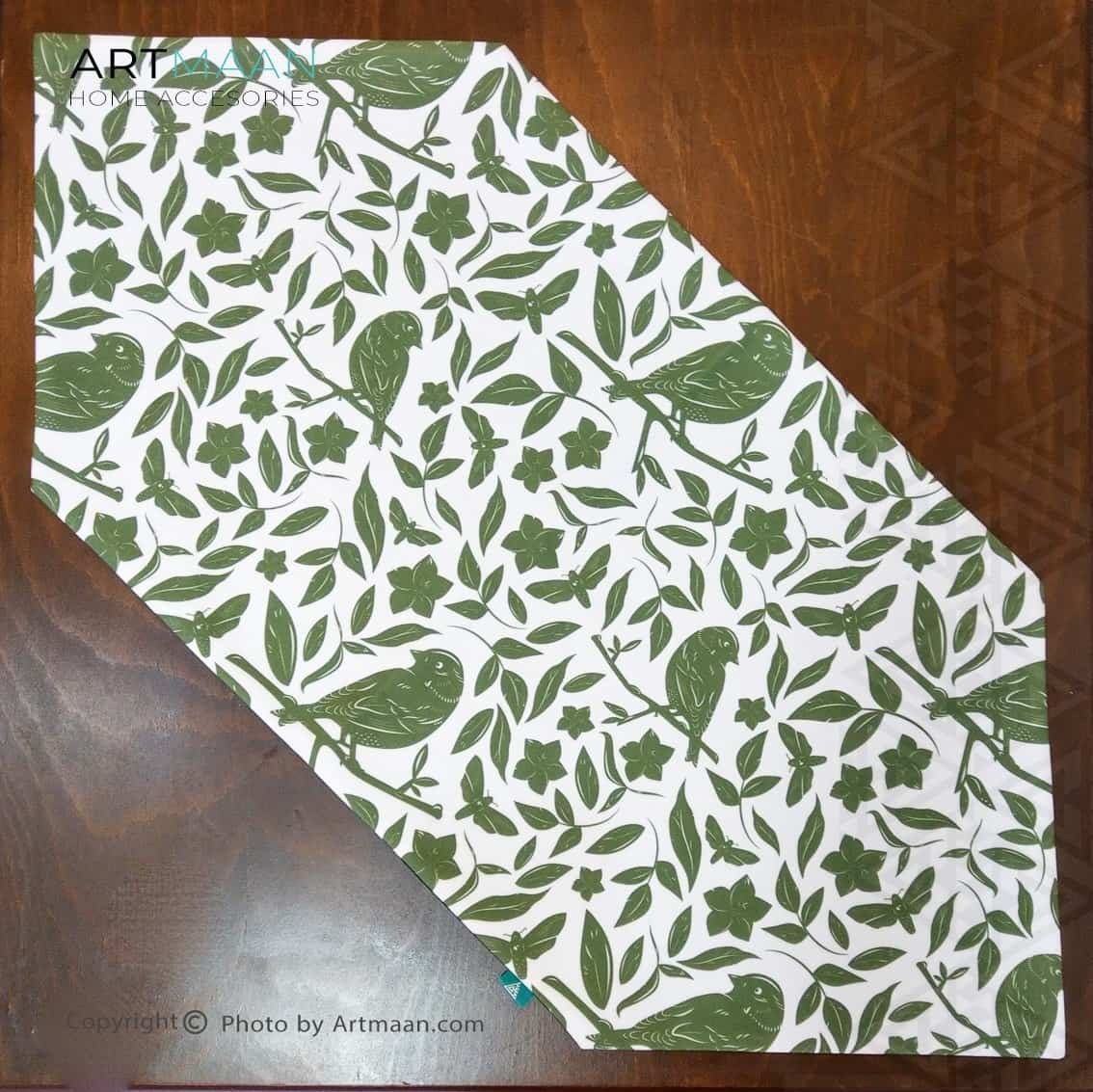 رانرجلو مبلی  مخمل آستر دار طرح  پرنده سبز   ( سایز 35x105 ) منگوله دار
