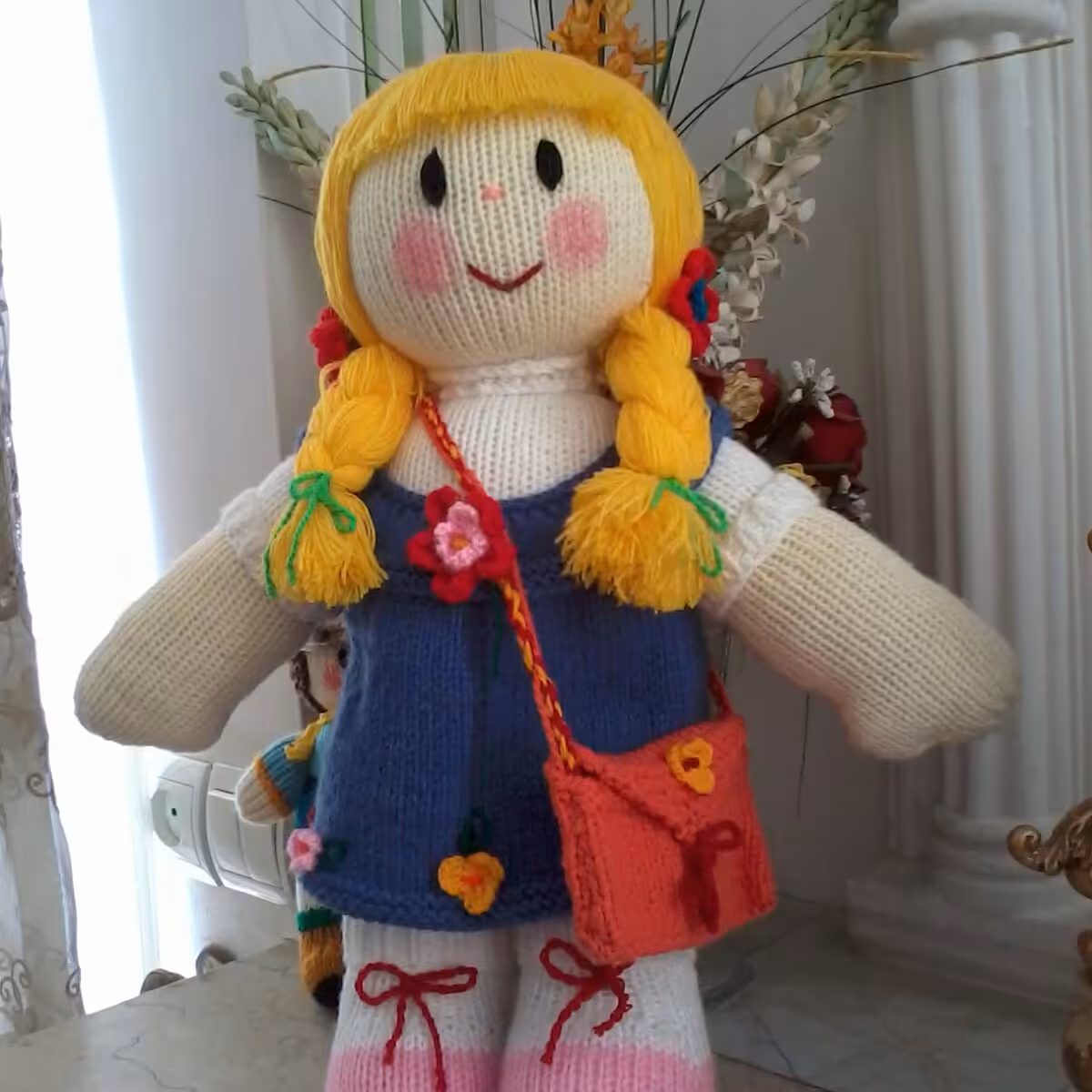 عروسک بافتنی (دست بافت با دومیل )دختر
