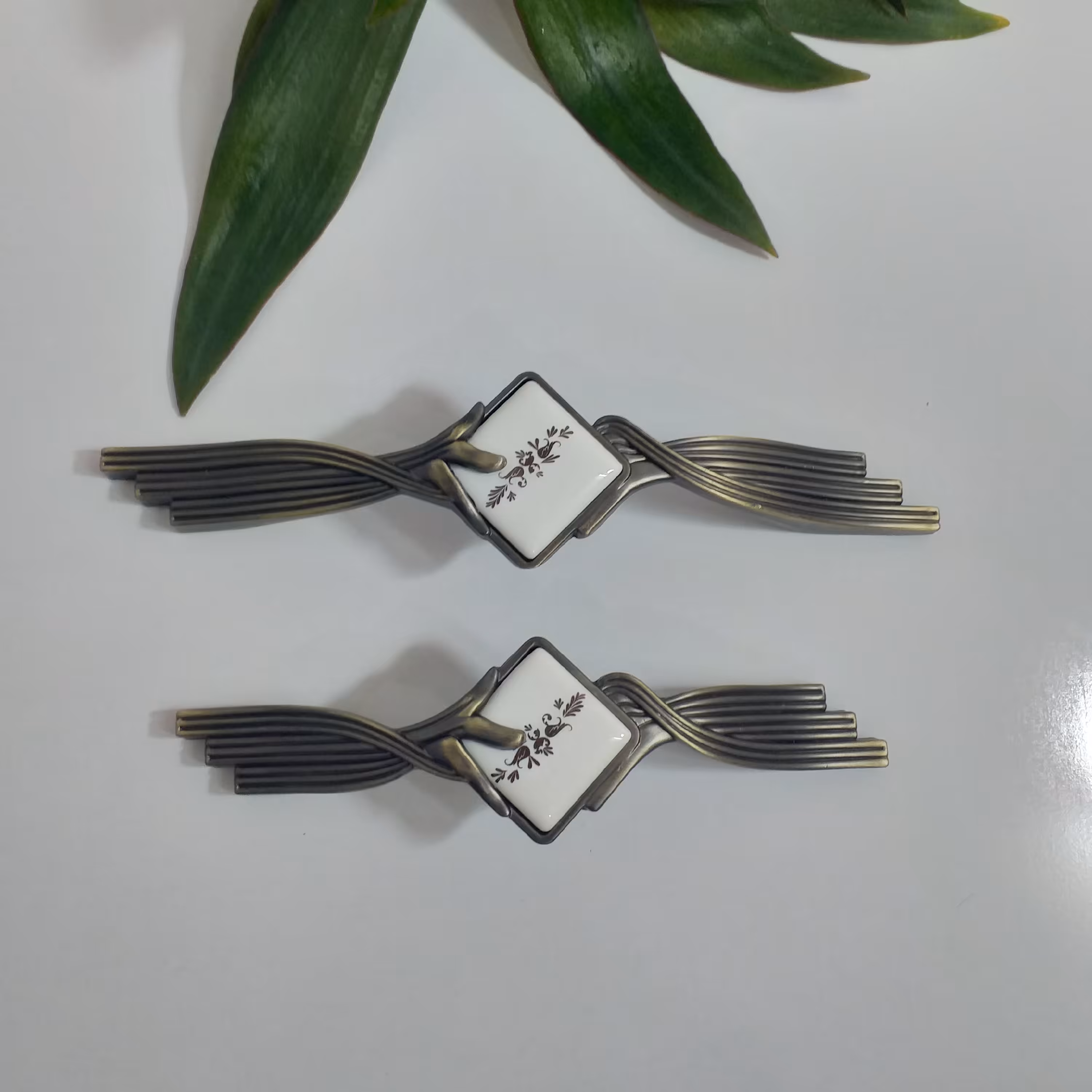 دستگیره کابینت  زیتونی سرامیکی سایز 9.6