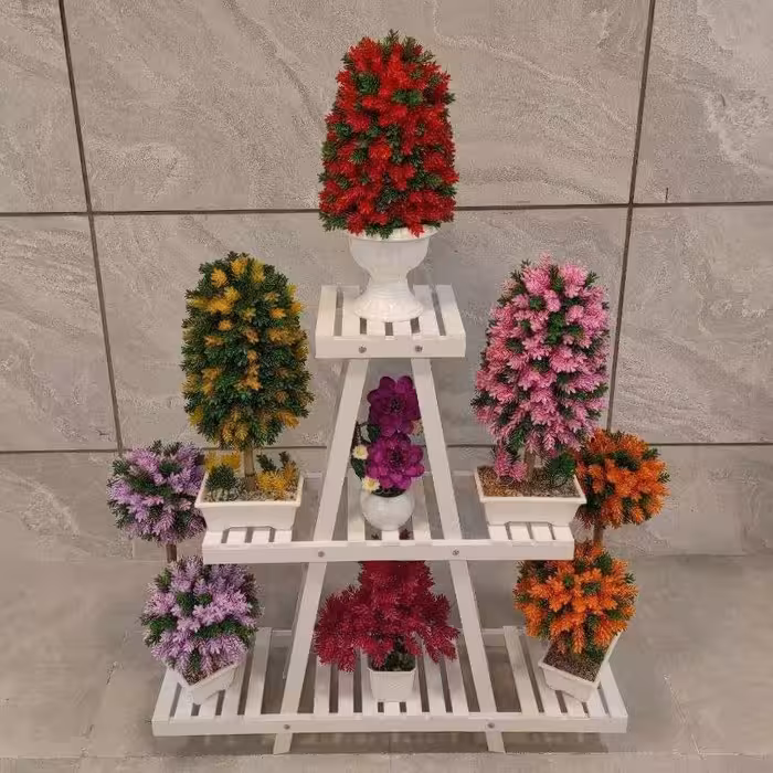 استند. گلدان هرمی سفید