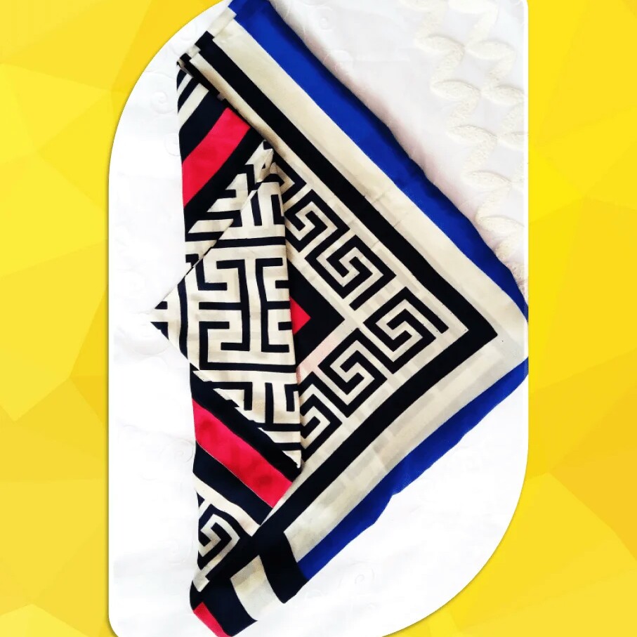 روسری طرح هندسی نقش دار سه رنگ قرمز و آبی و سیاه کد 7