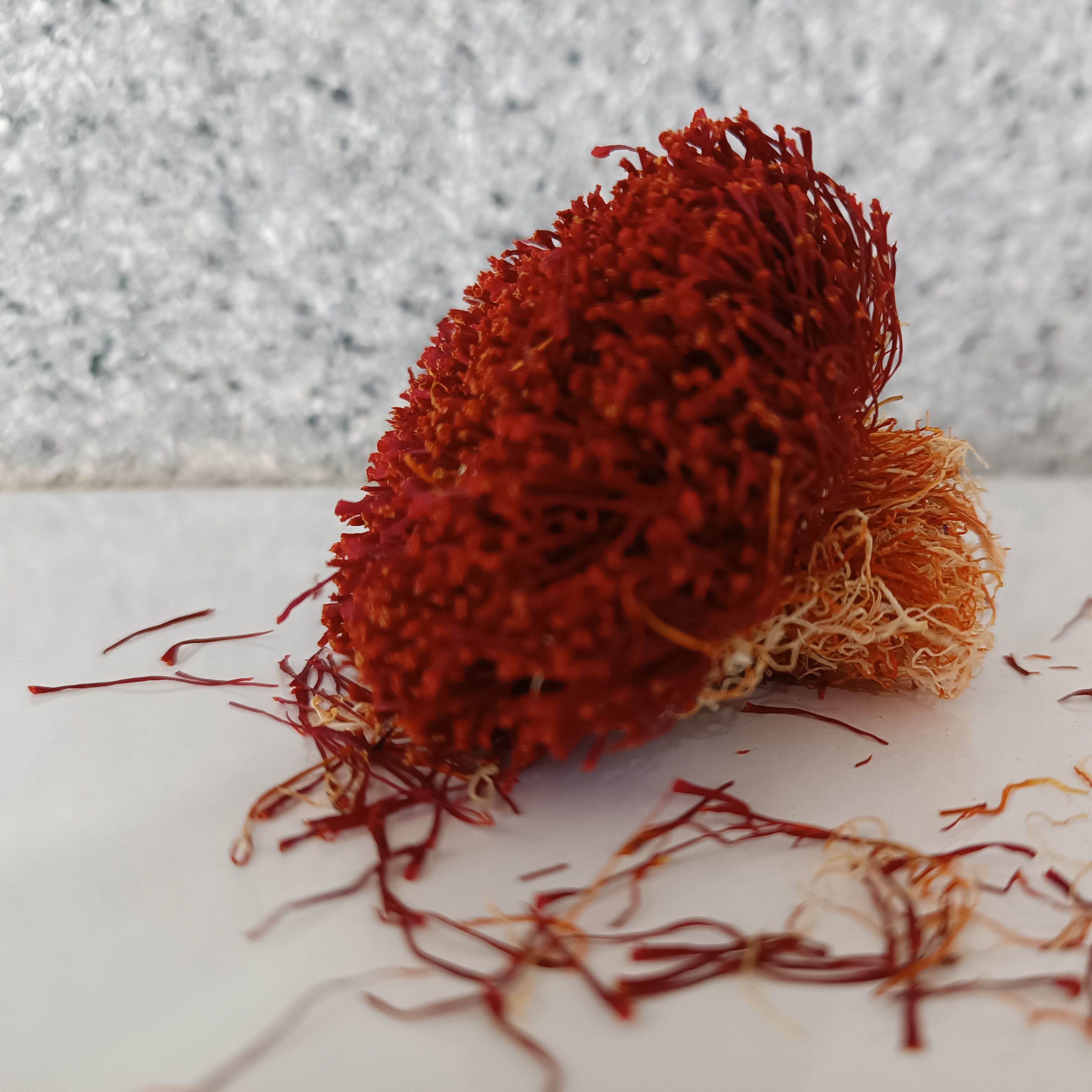 زعفران دختر پیچ(دسته)اصل قاینات (1مثقال)