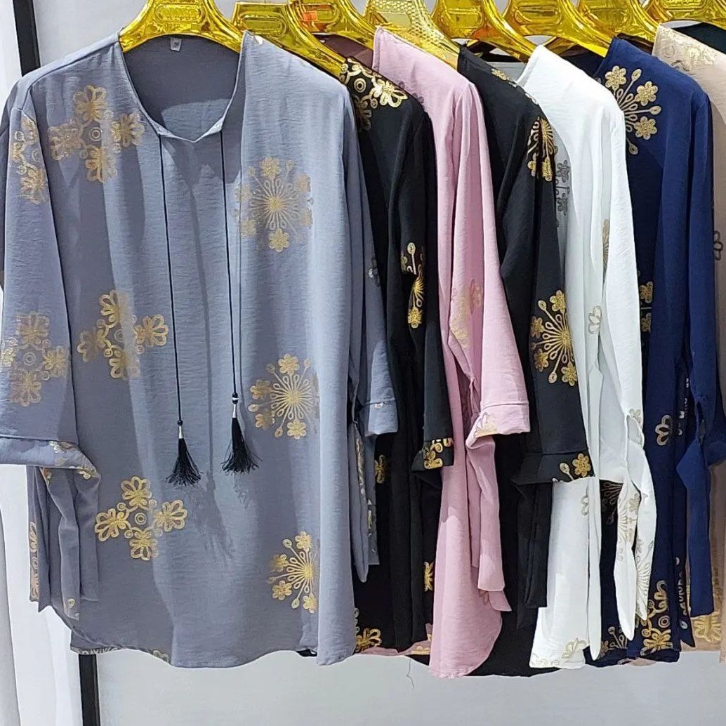 تونیک ابروبادی طلاکوب یقه منگوله دار رنگ مشکی مونده مناسب سایز 40 تا 48 قد کار 85عرض سینه 54قد استین 45