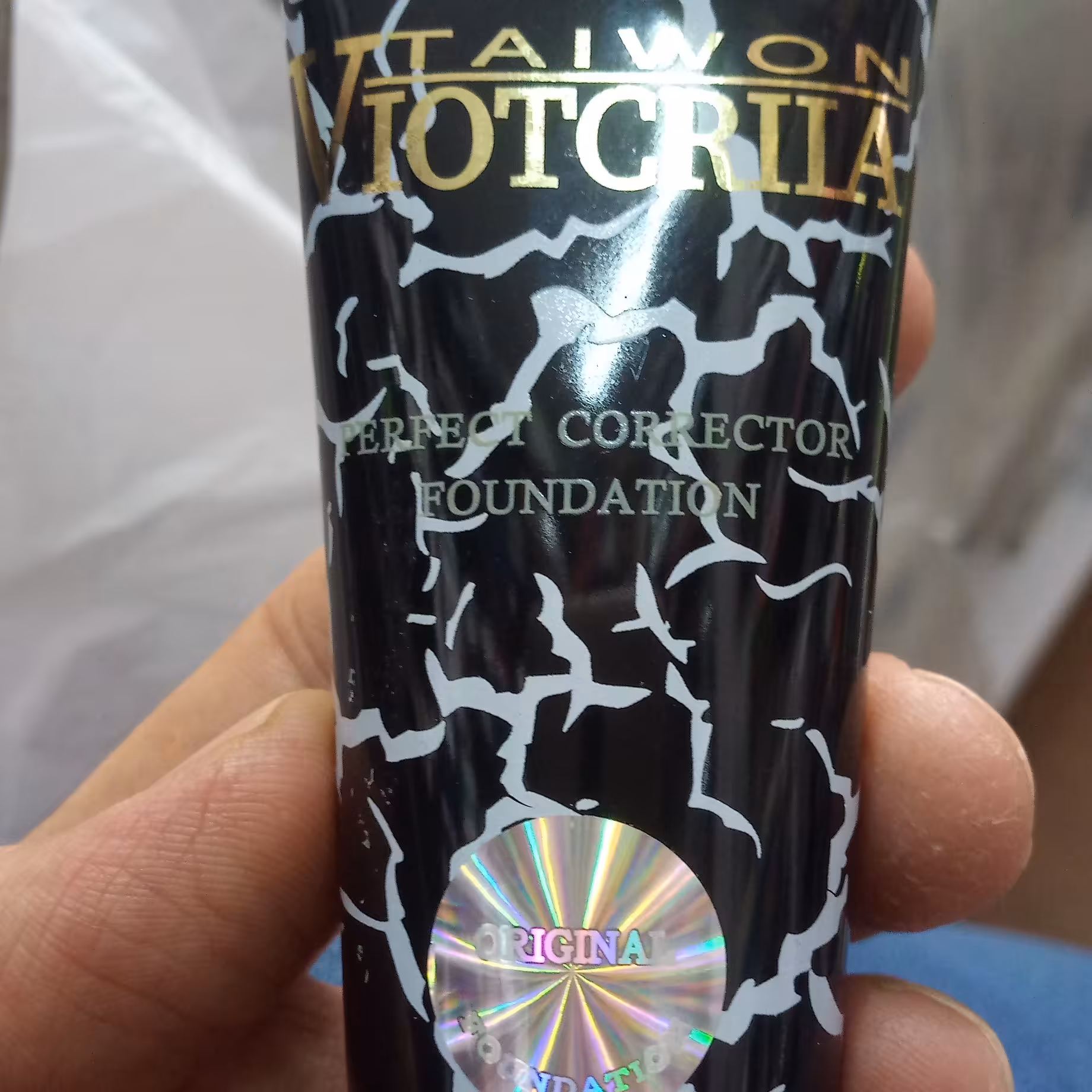 ویکتوریا  کرم پودر  کرم تیوپی  سفید کننده