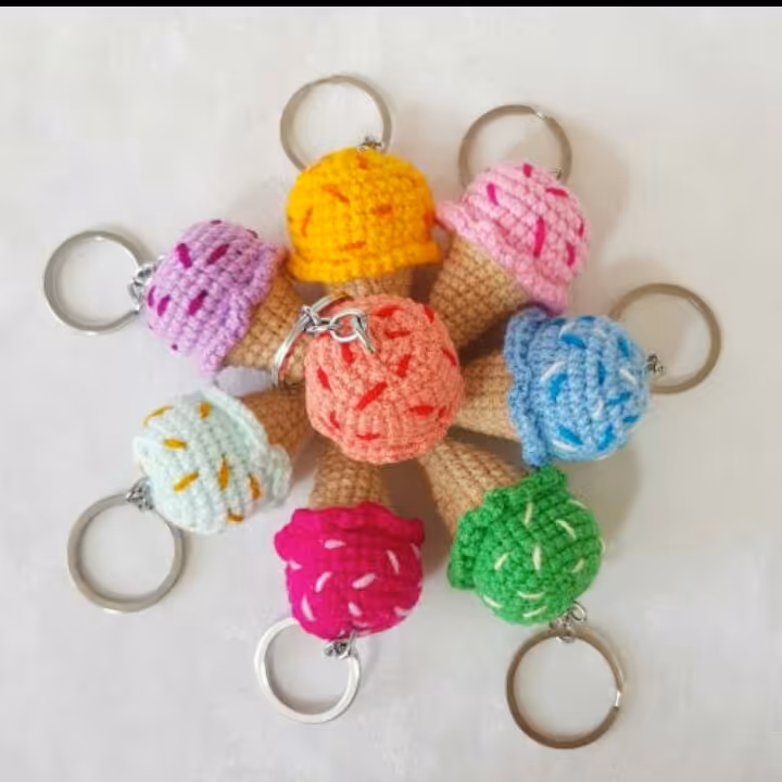 جاکلیدی بستنی قیفی غرفه ی بافتنی پونه....خیلی بانمکن دررنگ دلخواهت سفارش بده.محکم و بادوام