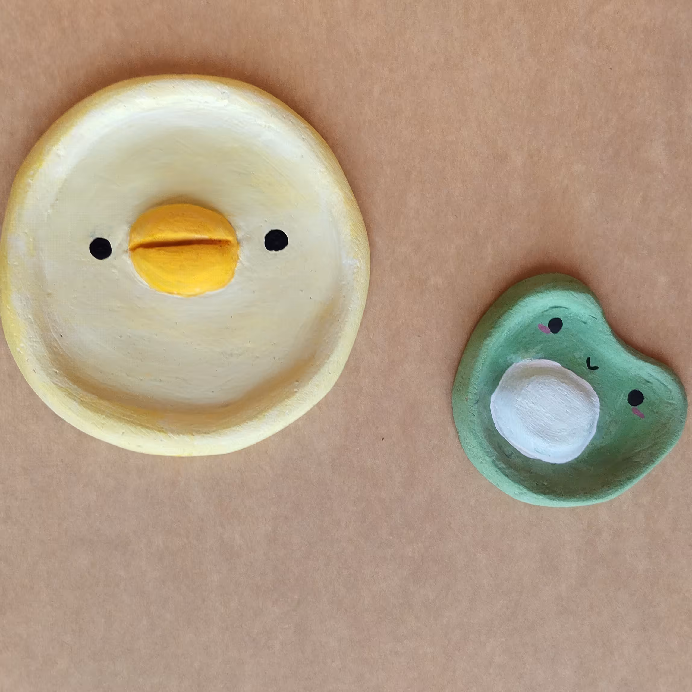 پک جوجه و قورباغه بامزه دیوارکوب و جای اکسسوری و جواهرات سفالی دست ساز 