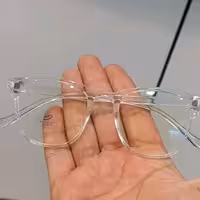 عینک طبی رنگ سفید یخی