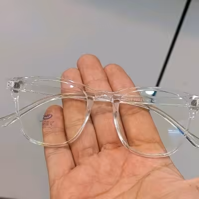 عینک طبی رنگ سفید یخی