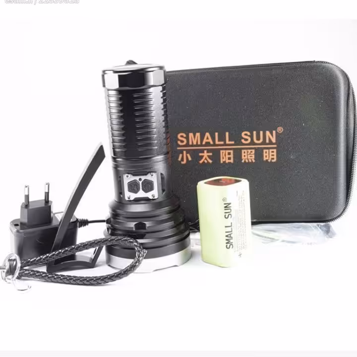 نور افکنT207. قدرتمند با بردی معادل 700 متر