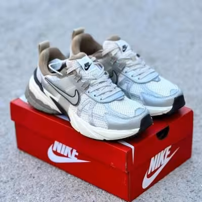 1000کتونی نایک مردانه و زنانه مدل V2Kکیفیت عالی رنگ کرمی