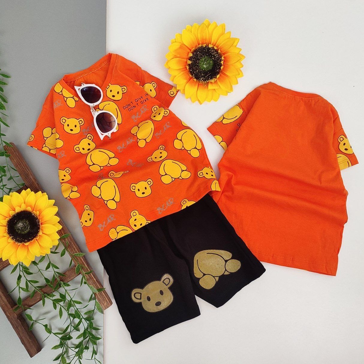 ست تیشرت و شلوارک کتان  اسپورت بچگانه جنس تیشرت پنبه لاکرا جنس شلوارک کتان بنگال شیک و زیبا