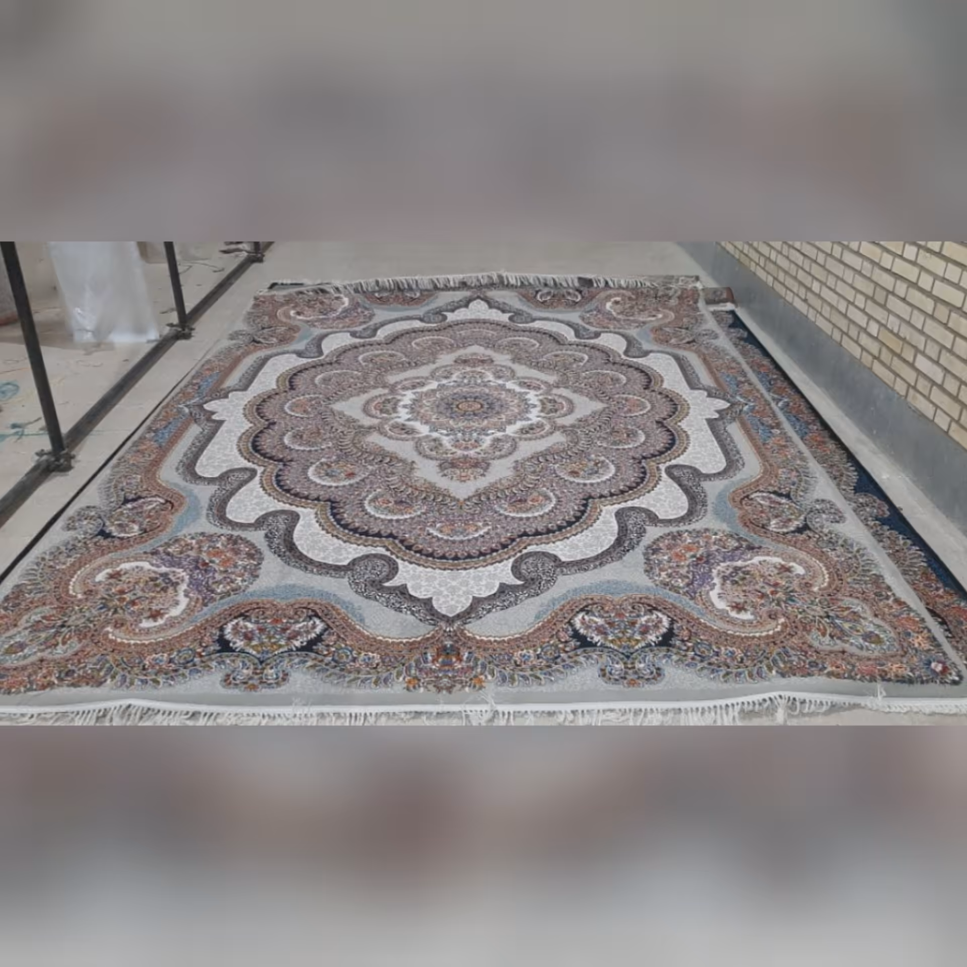 فرش باغ ملک فیلی 6متری 700شانه تراکم 2100جنس نخ ورژن کیفیت عالی 8رنگ