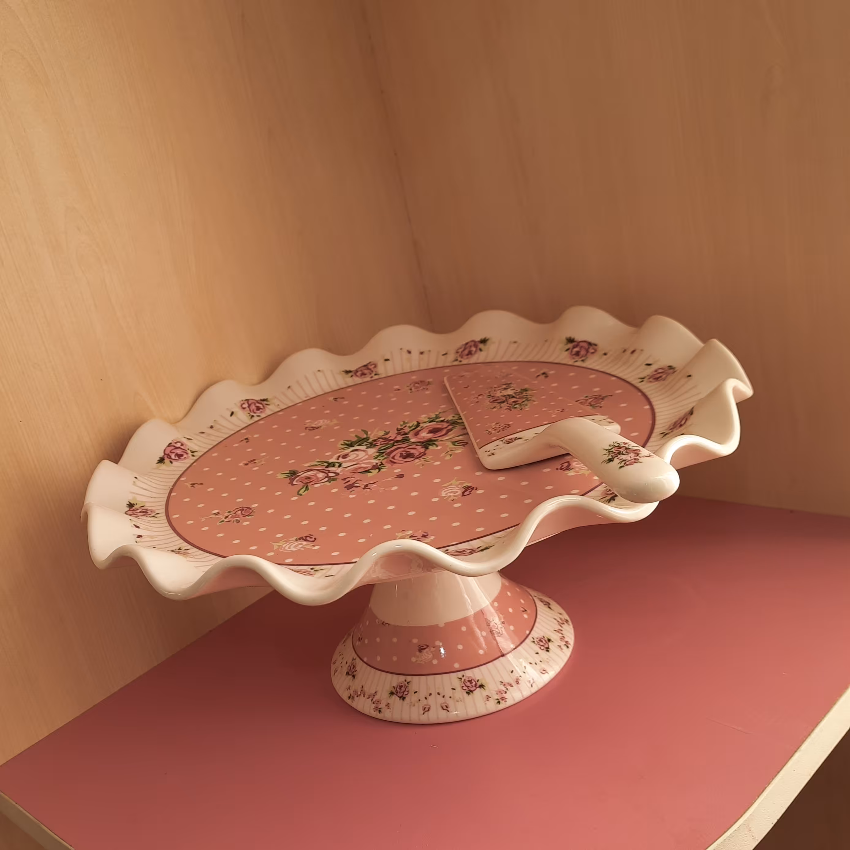 کیک خوری و شیرینی خوری آنجلا همراه صورتی