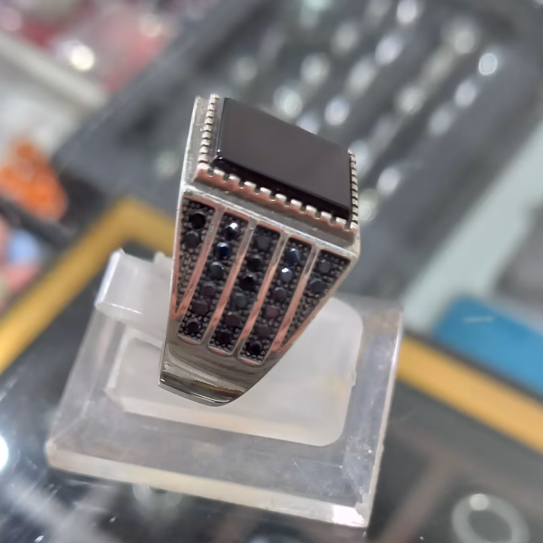 انگشتر نقره مردانه  نگین عقیق سیاه (شفق ) عیار 925