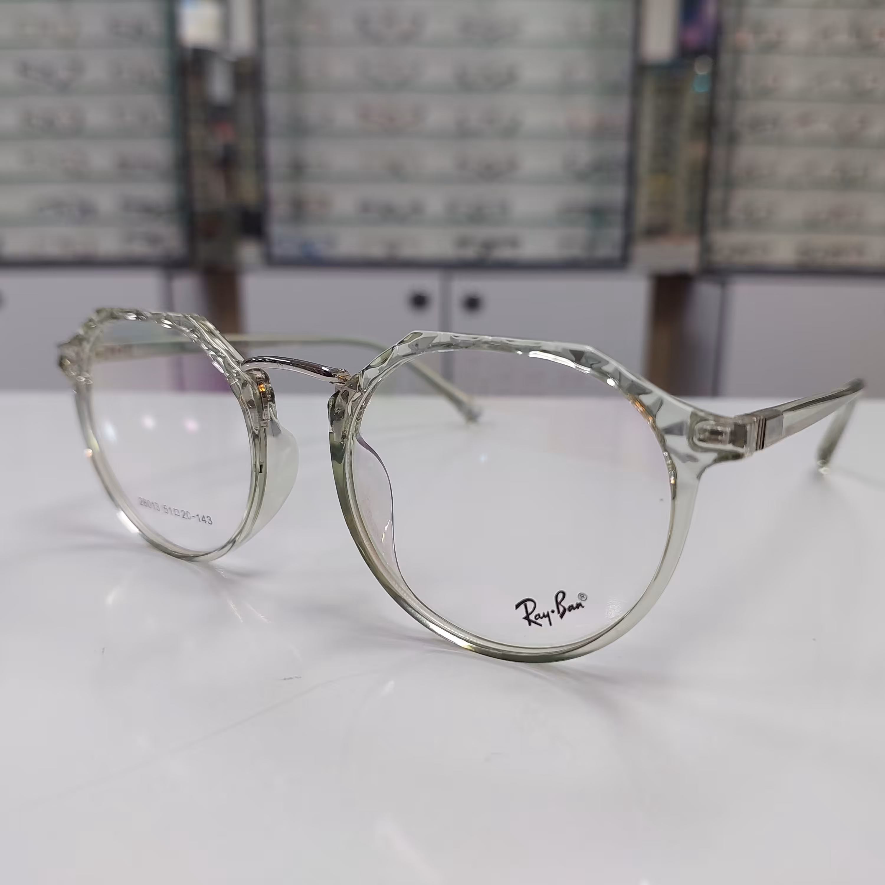 عینک طبی  کائوچویی