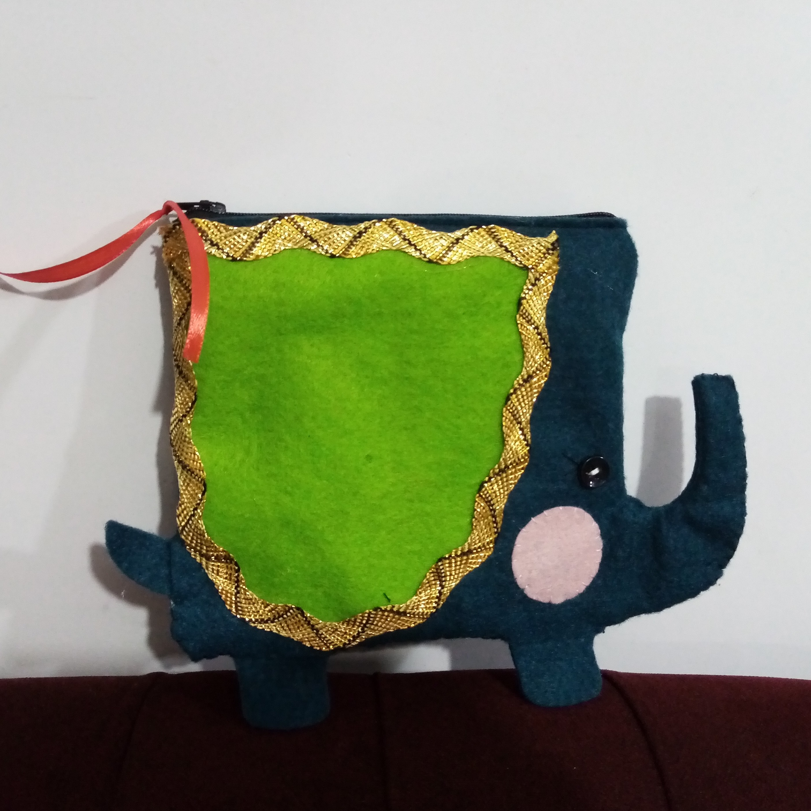 جامدادی ویا کیف نمدی طرح حیوانات(فیل) 