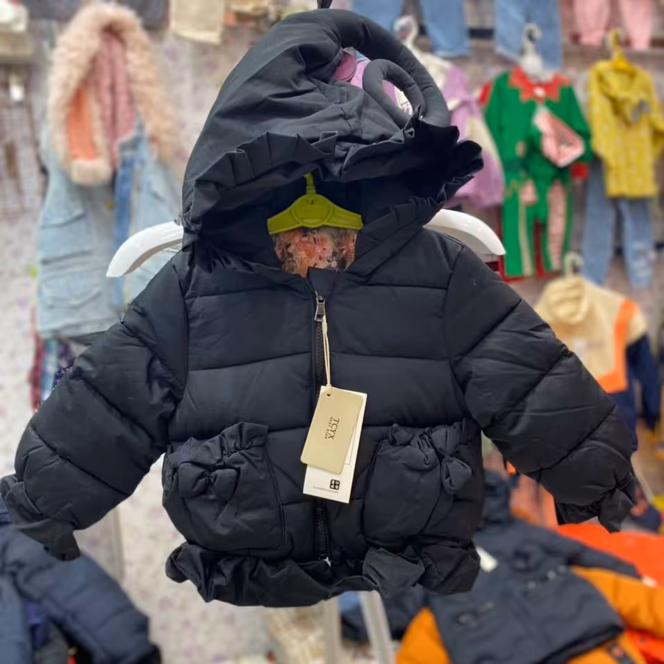 کاپشن دخترانه تایوانی اصل کیفیت فوق العاده عالی جنس تضمینی دردوسایزخارجی 110و120مناسب دوتاچهارسال