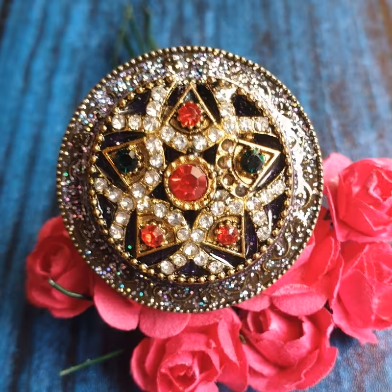 انگشتر مجلسی  ملکه (پرنگین)(تمامی انگشترها قابل تنظیم)قطر انگشتر 3 سانت