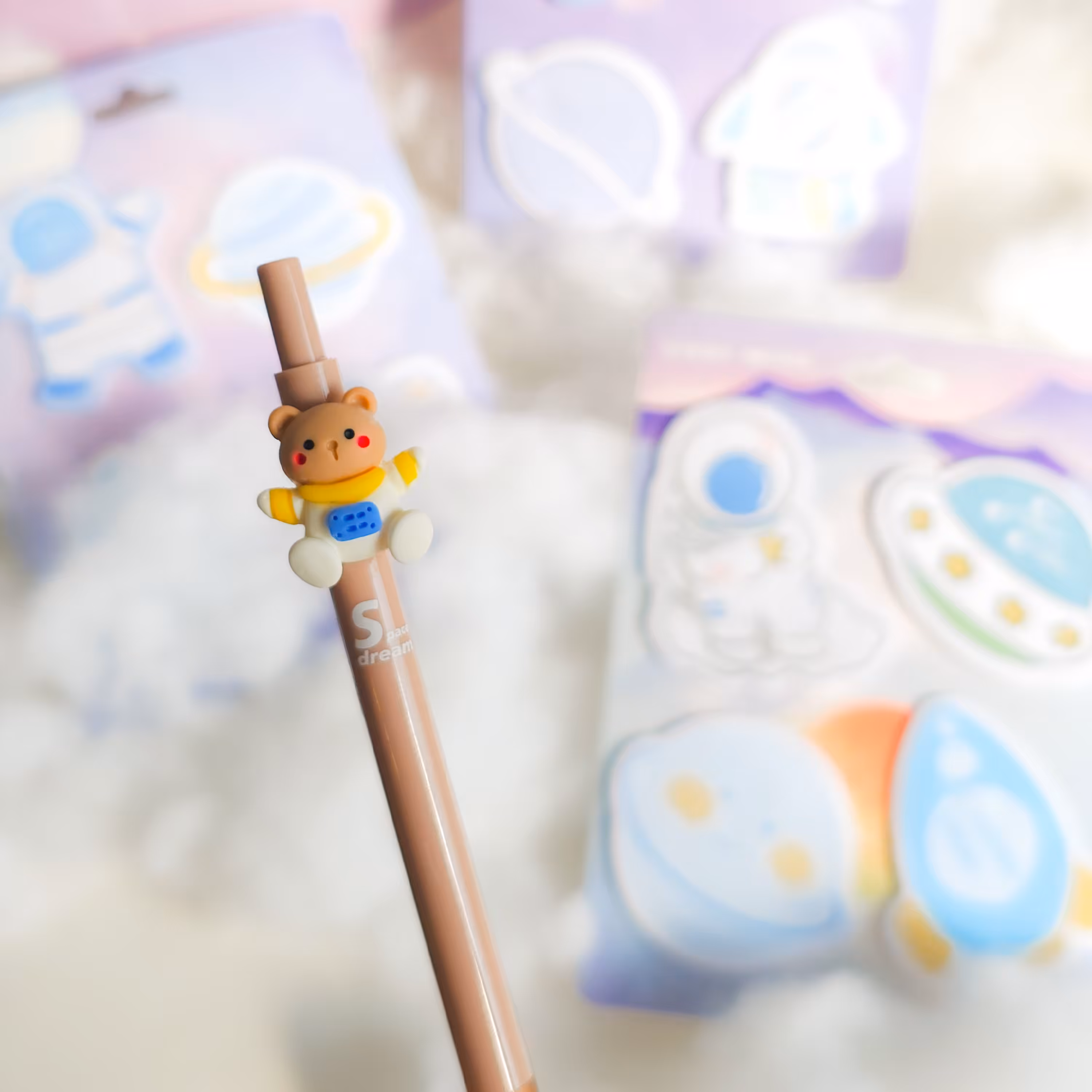 لوازم تحریر روان نویس فضایی رنگ بدنه قهوه ای