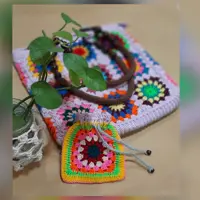 کیف رنگین کمانبافته شده با موتیف