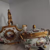 ظروف گلبرجسته