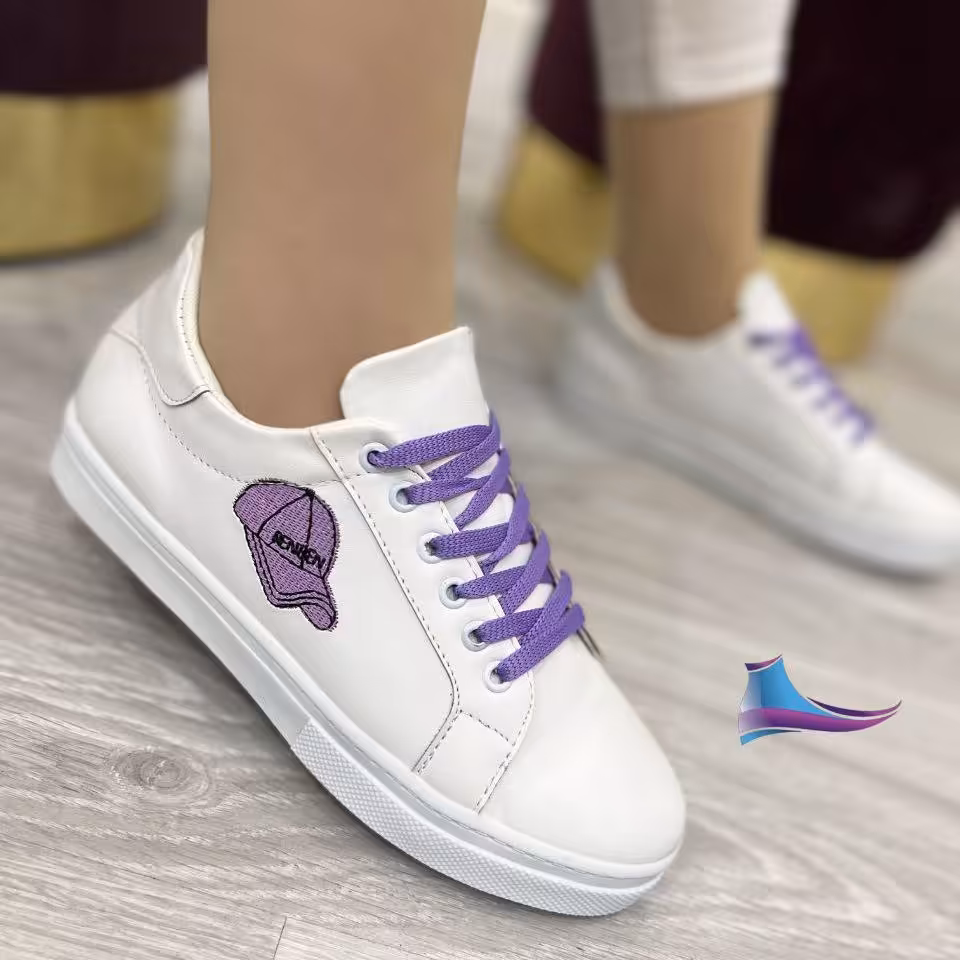 کتونی زنانه طرح کلاه