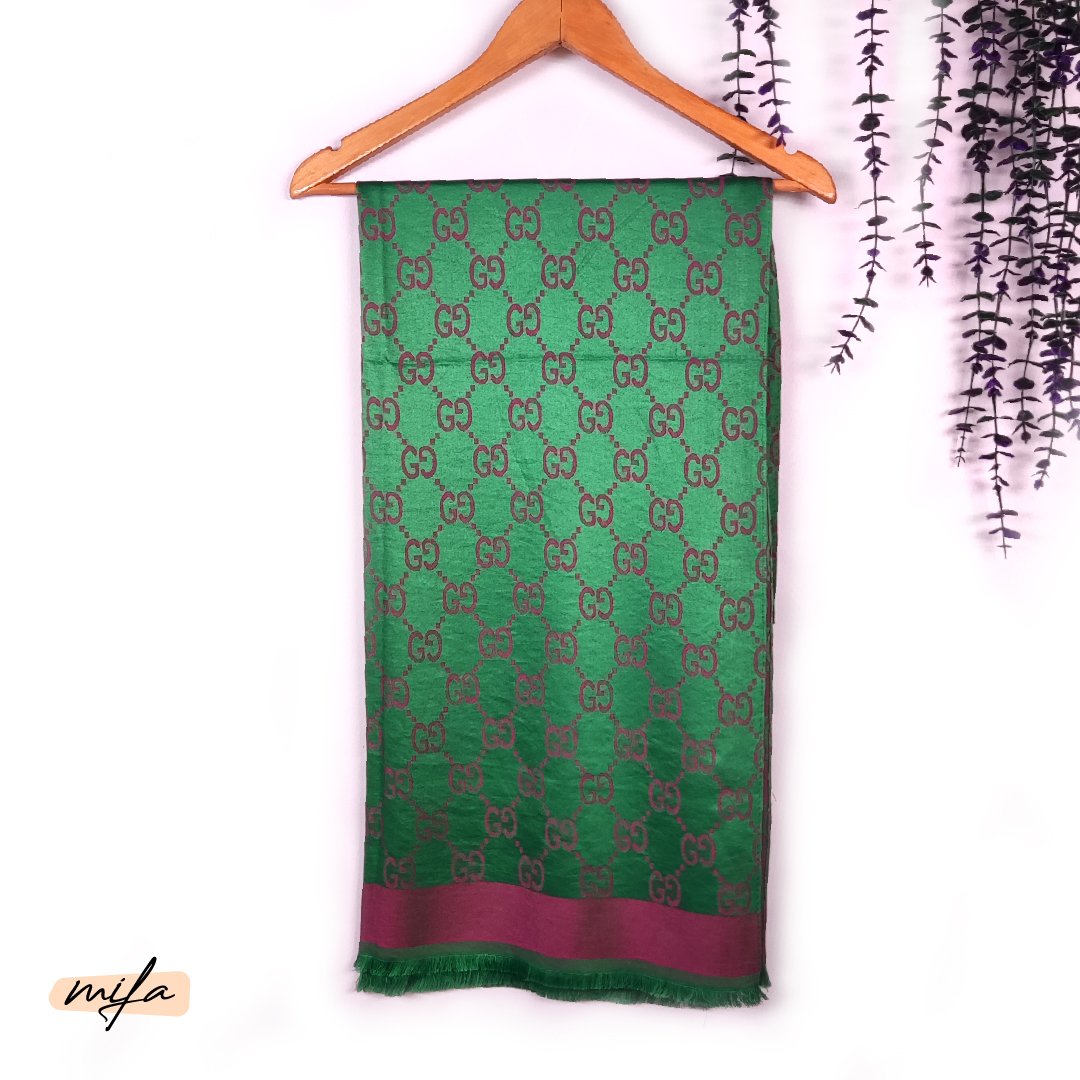 شال سبز با نخ سرخابی 