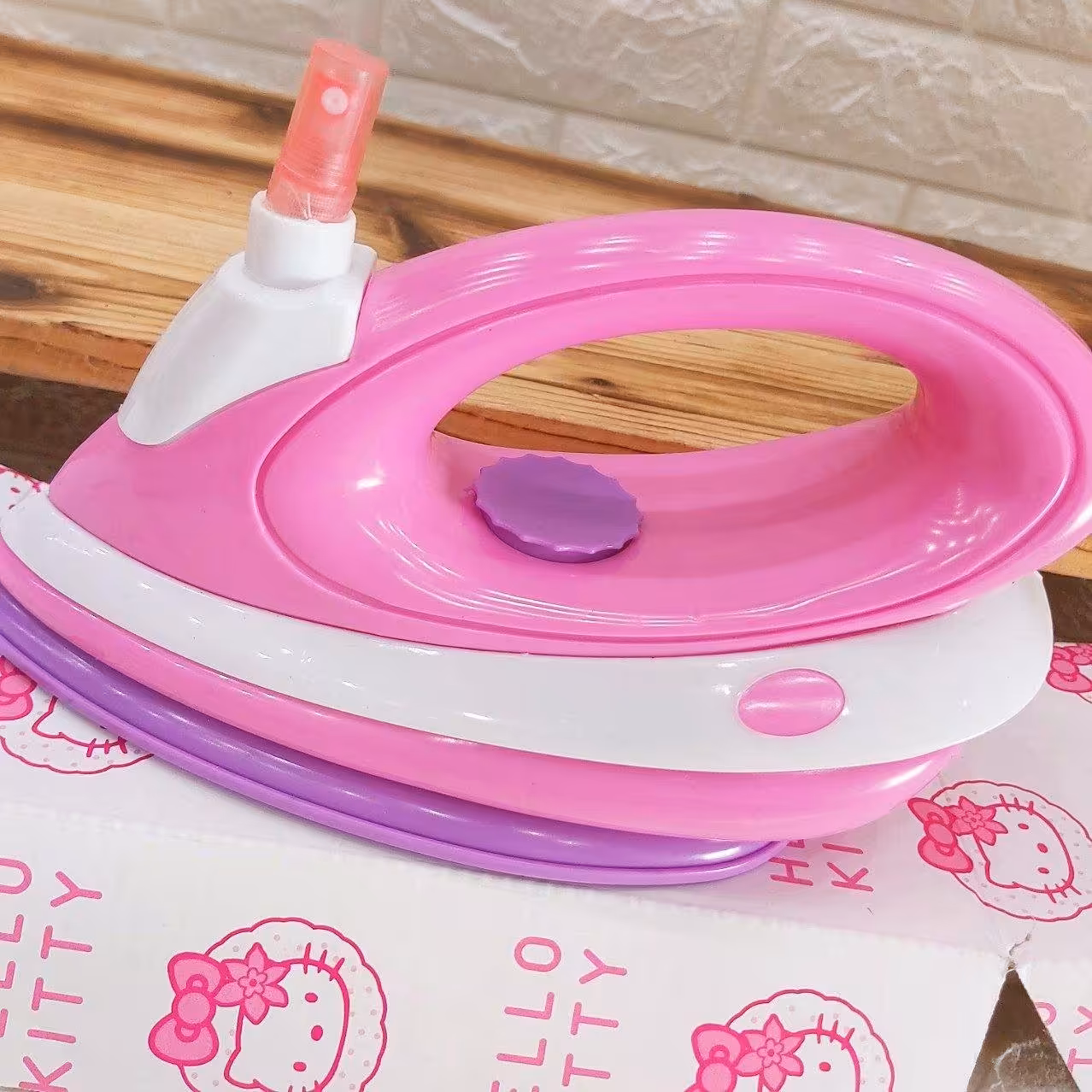 اتو لباس باتری خور  اسباب بازی دخترانه