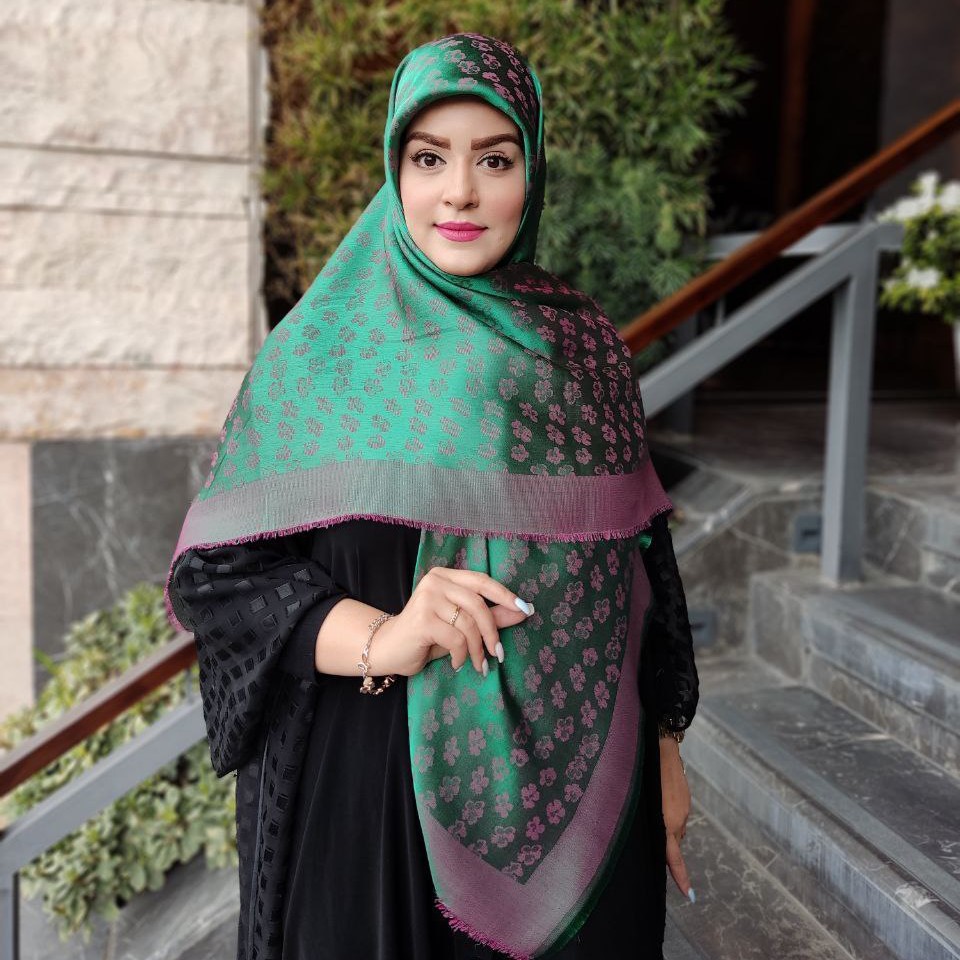 روسری دورو لمه دار وارداتی نخ ابریشم ژاکارد قواره 140 رنگ سرخابی سبز طرح گل ارسال رایگان