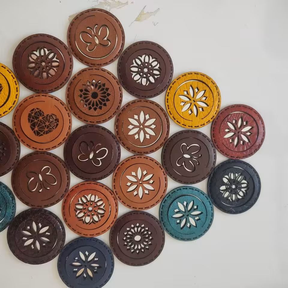 اینه جیبی تمام چرم  دستی نگین 