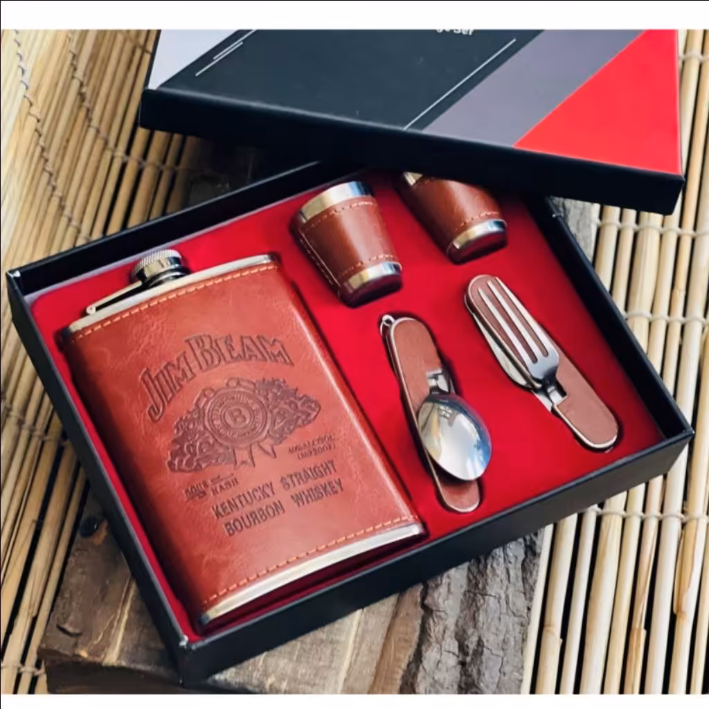 ست کادویی هیپ فلاسک با روکش چرم قهوه ای