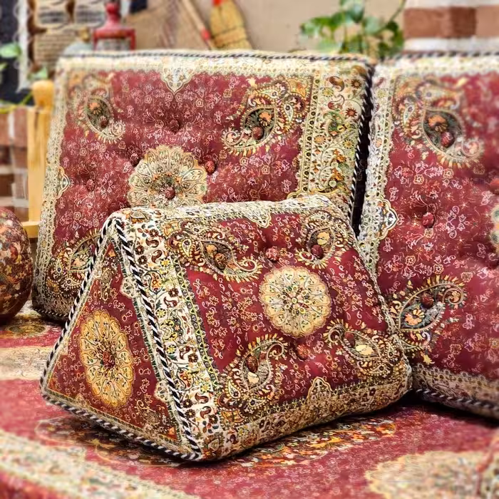 پشتی لمی مثلثی ترمه طرح افشار رنگ قرمز (یک جفت)