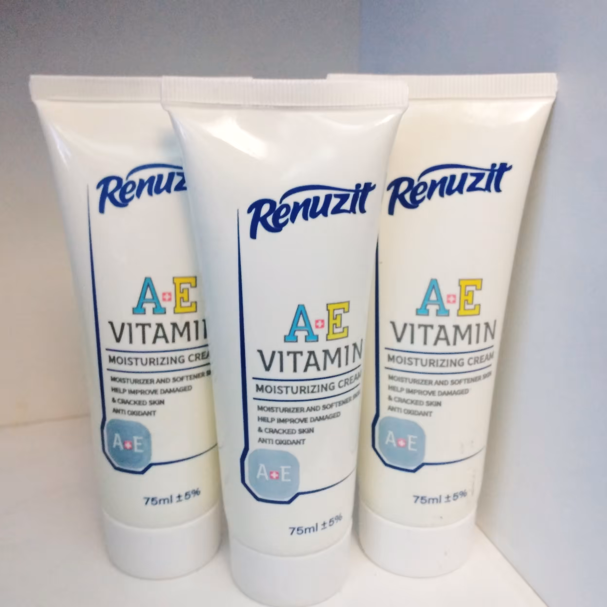 کرم مرطوب کننده رینوزیت مدل ویتامین A و E حجم 75 میلی لیتر