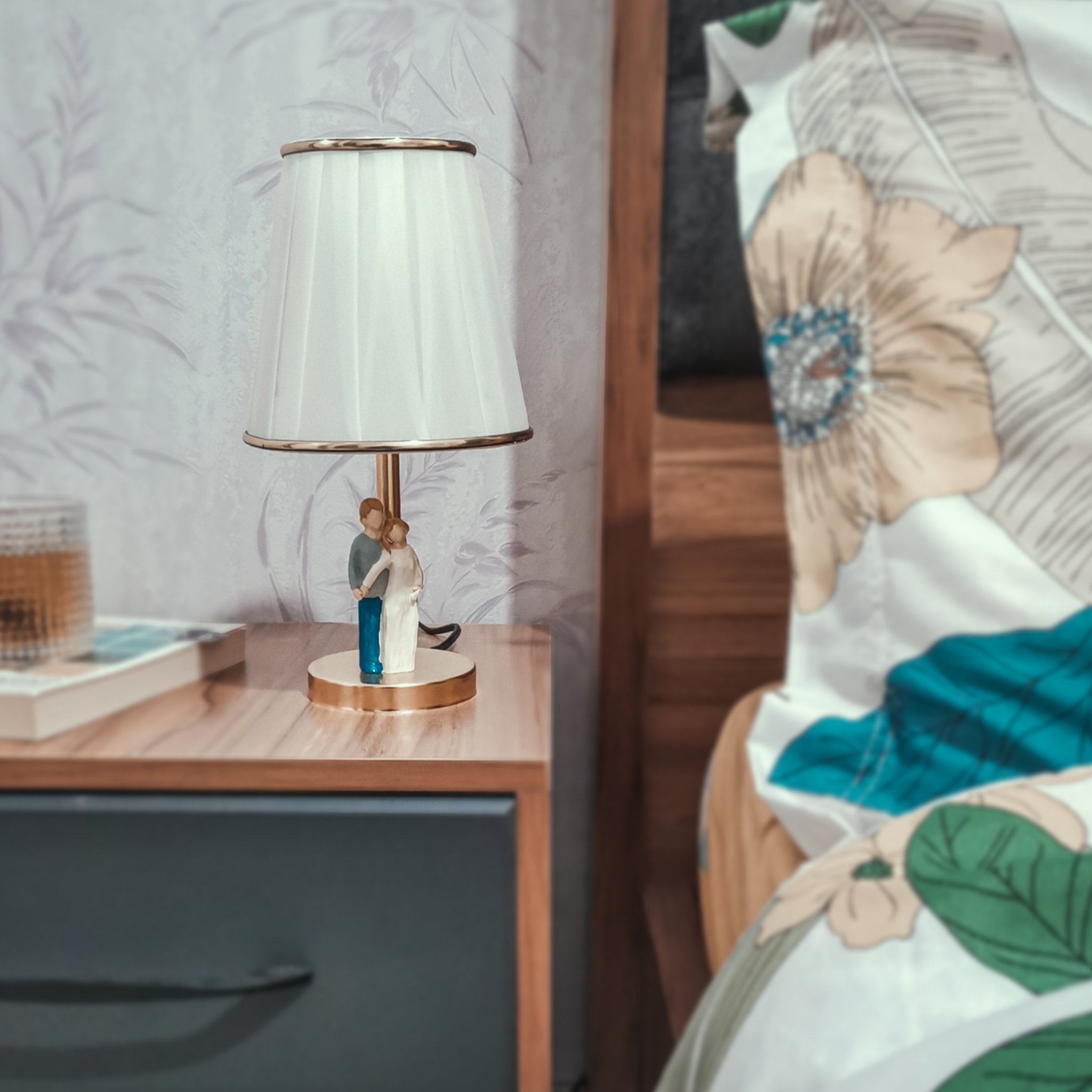 آباژور طرح مجسمه عاشق