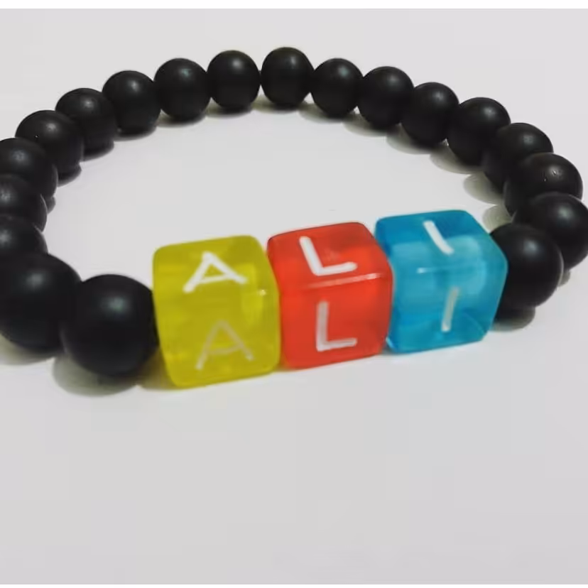 دستبند دست ساز با حروف اسم