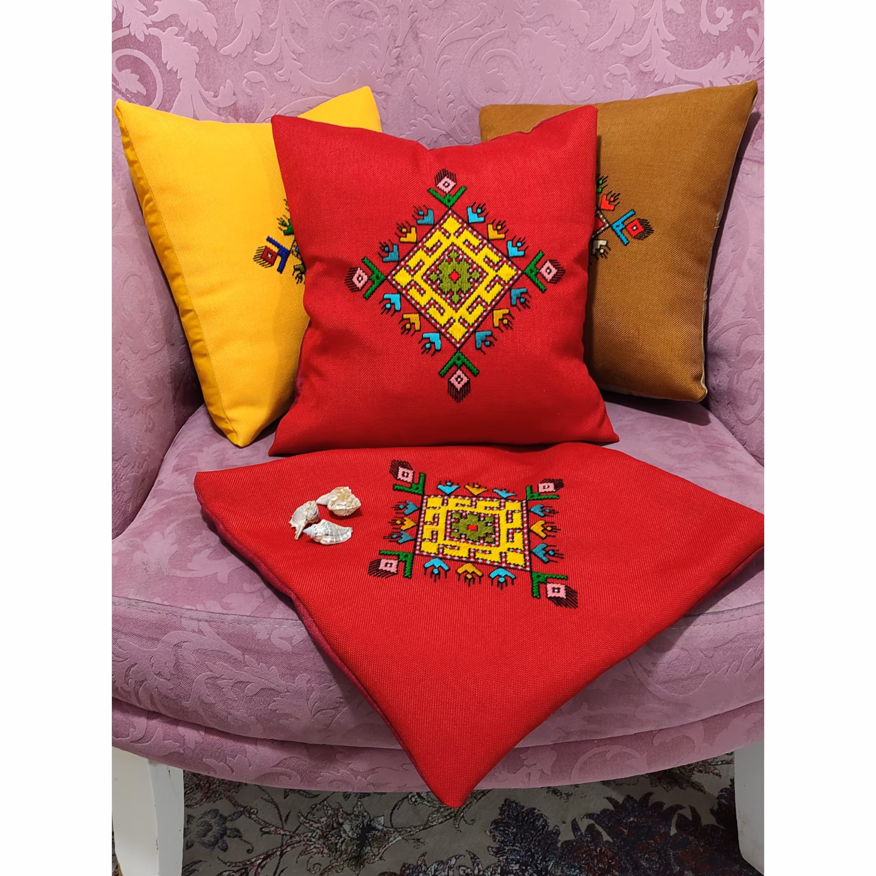 کاور کوسن فنوجی دوزی (سوزن دوزی بلوچی)