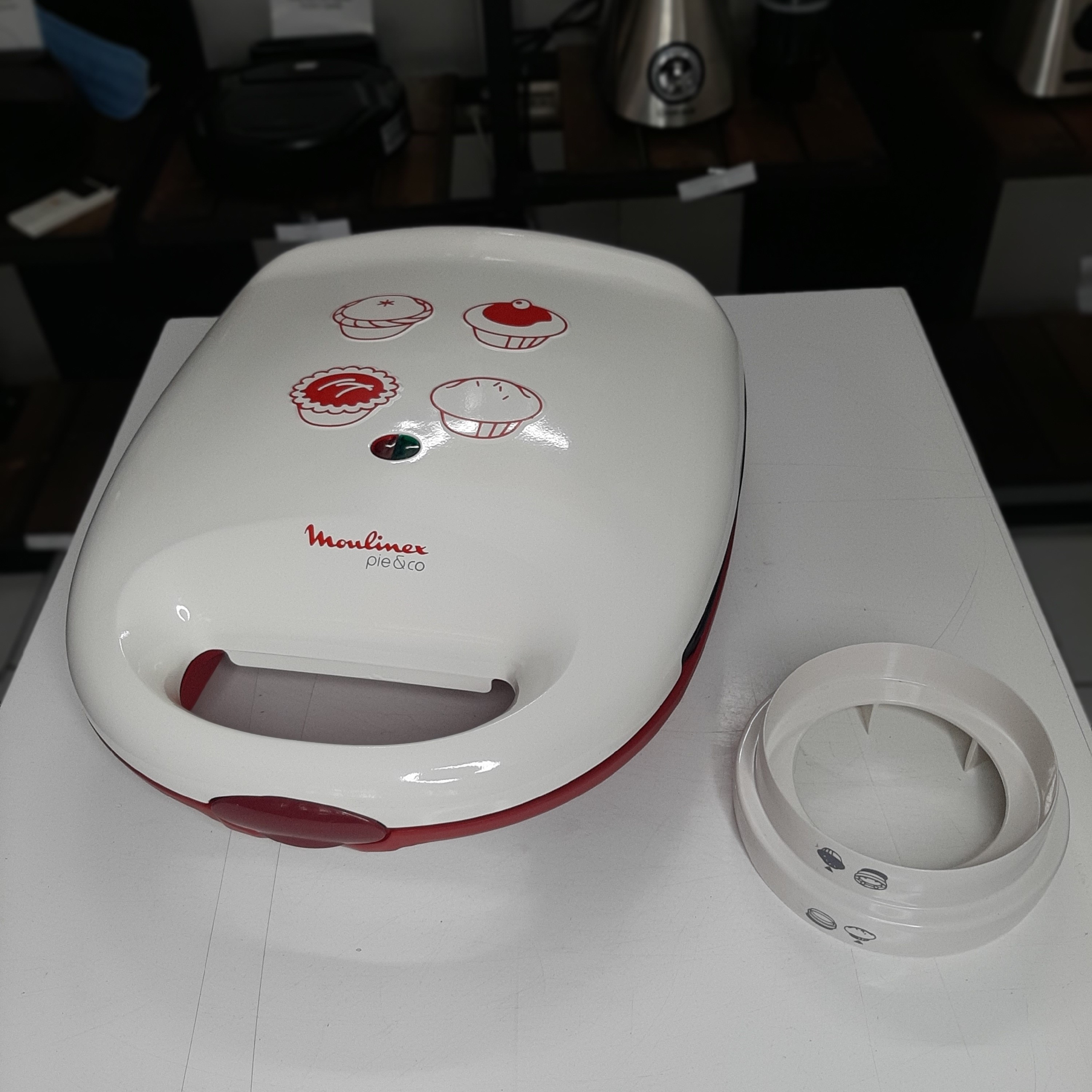 کیک پز و شیرینی پای سیب و پای گوشت پز مولینکس صفحه چدنی