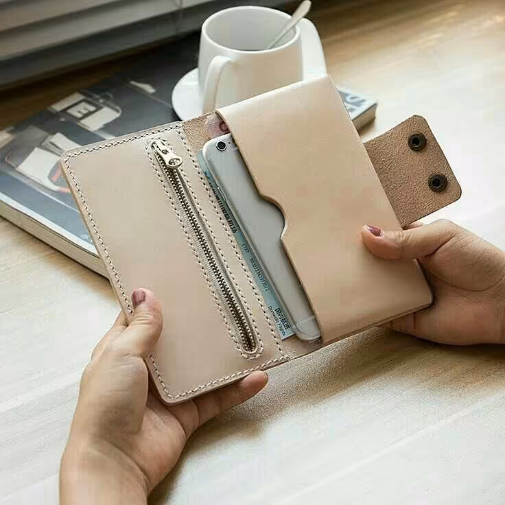 کیف پول و گوشی