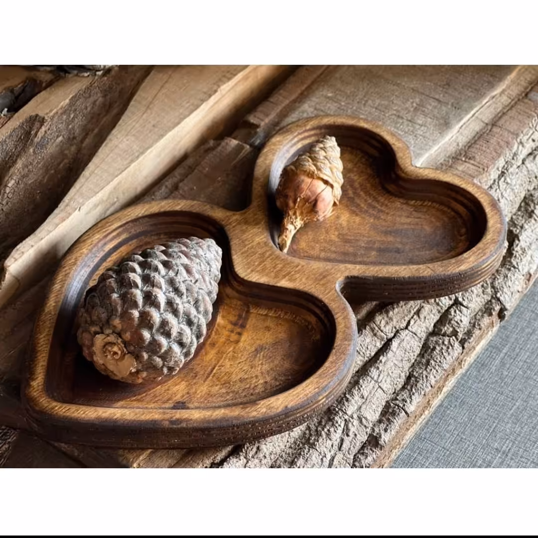 تخته سرو چوبی و اردوخوری و ظرف پذیرایی چوبی