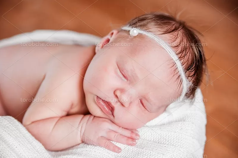 عکس نوزاد خوابیده با کیفیت | گرافیک با طعم تربچه