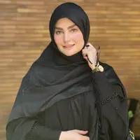روسری مشکی ابریشم پتینه طرح مارک ال وی قواره 140 دور دست دوز کیفیت عالی، مشکی مشکی، اصلا لیز نیست