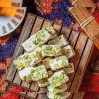 گز لقمه ای 40 درصد مغز پسته مخصوص فوق ویژه با وزن  350 گرمی برند مهرگان ( غرفه گز اُمید)