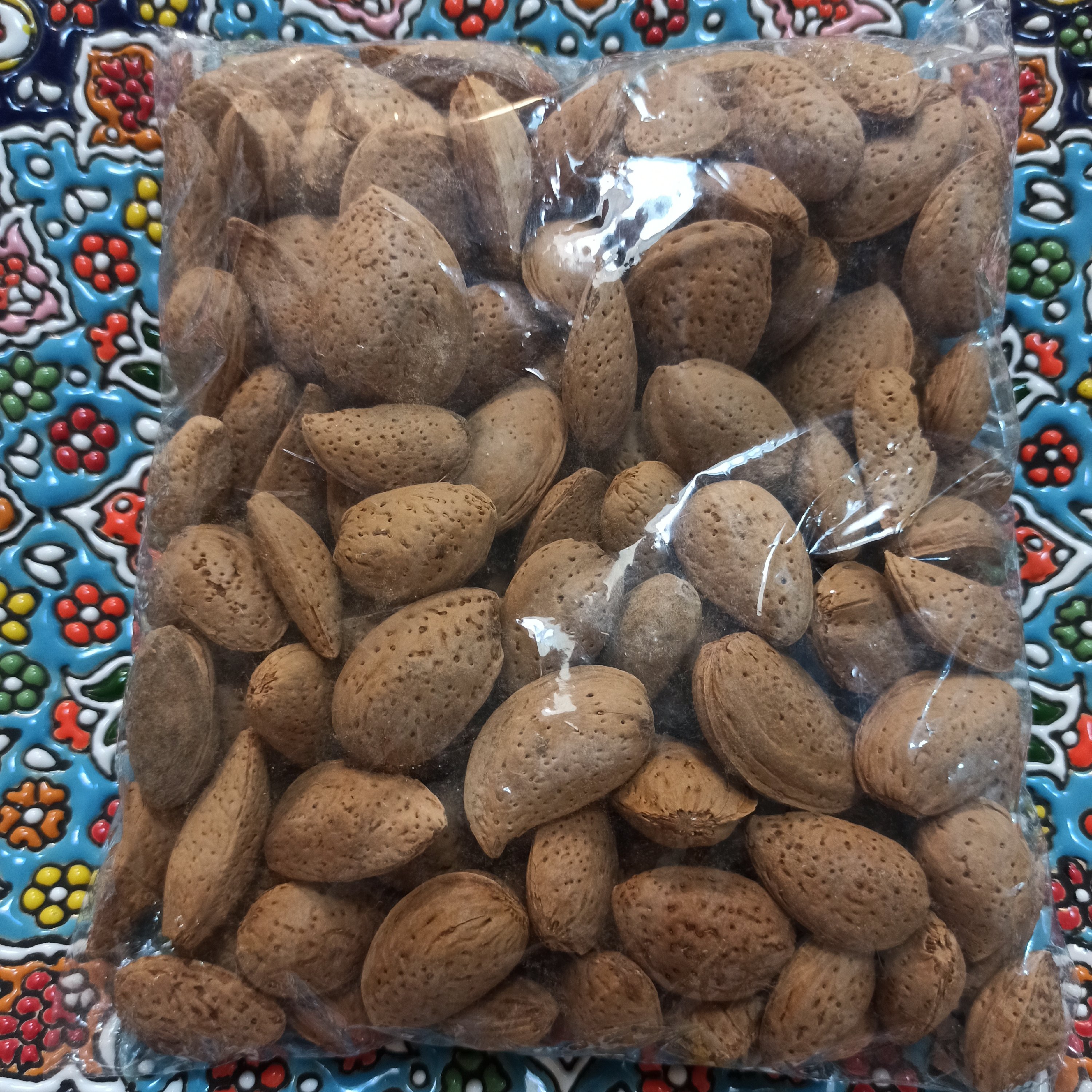 بادام درختی سنگی