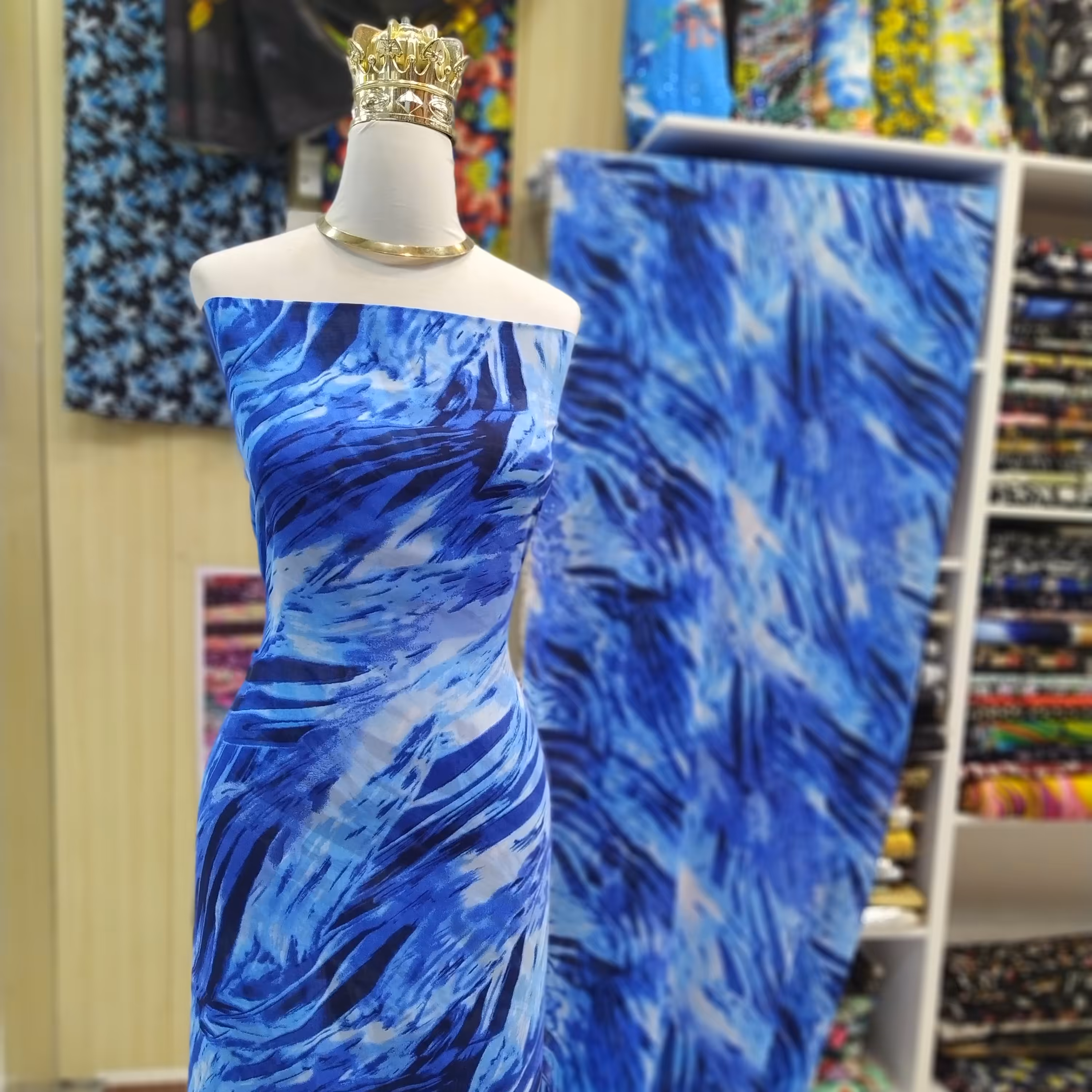 پارچه حریرژوژت طرح ابروبادی عرض150سانت متری130هزارتومن