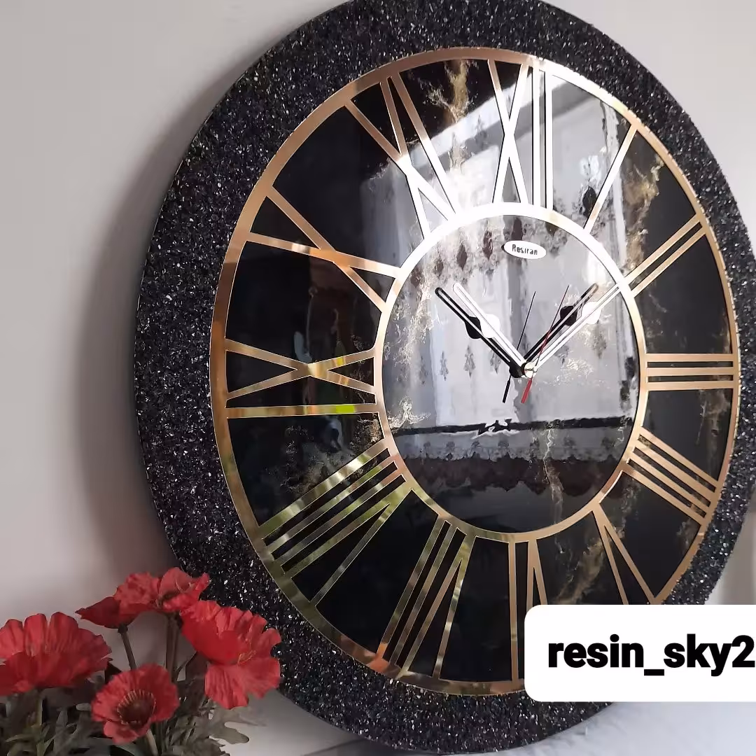 ساعت دیواری رزین.کاملا شفاف.مستحکم.موتور ارامگرد.در رنگها و سایزهای متفاوت