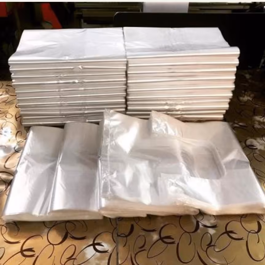 نایلکس شفاف دسته دار 100 کیلویی ( 4 کیسه 25 کیلویی) سایز 25 در 35 هزینه ارسال بصورت پس کرایه میباشد 
