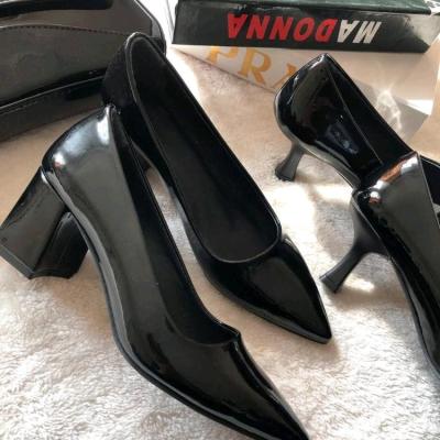 کفش مجلسی زنانه ورنی سایز 36 تا 41 پاشنه 5 سانت