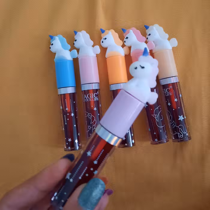 تینت لب ، برق لب ، رژ لب مایع  قرمز رنگ مجیک( magic) طرح تک شاخ